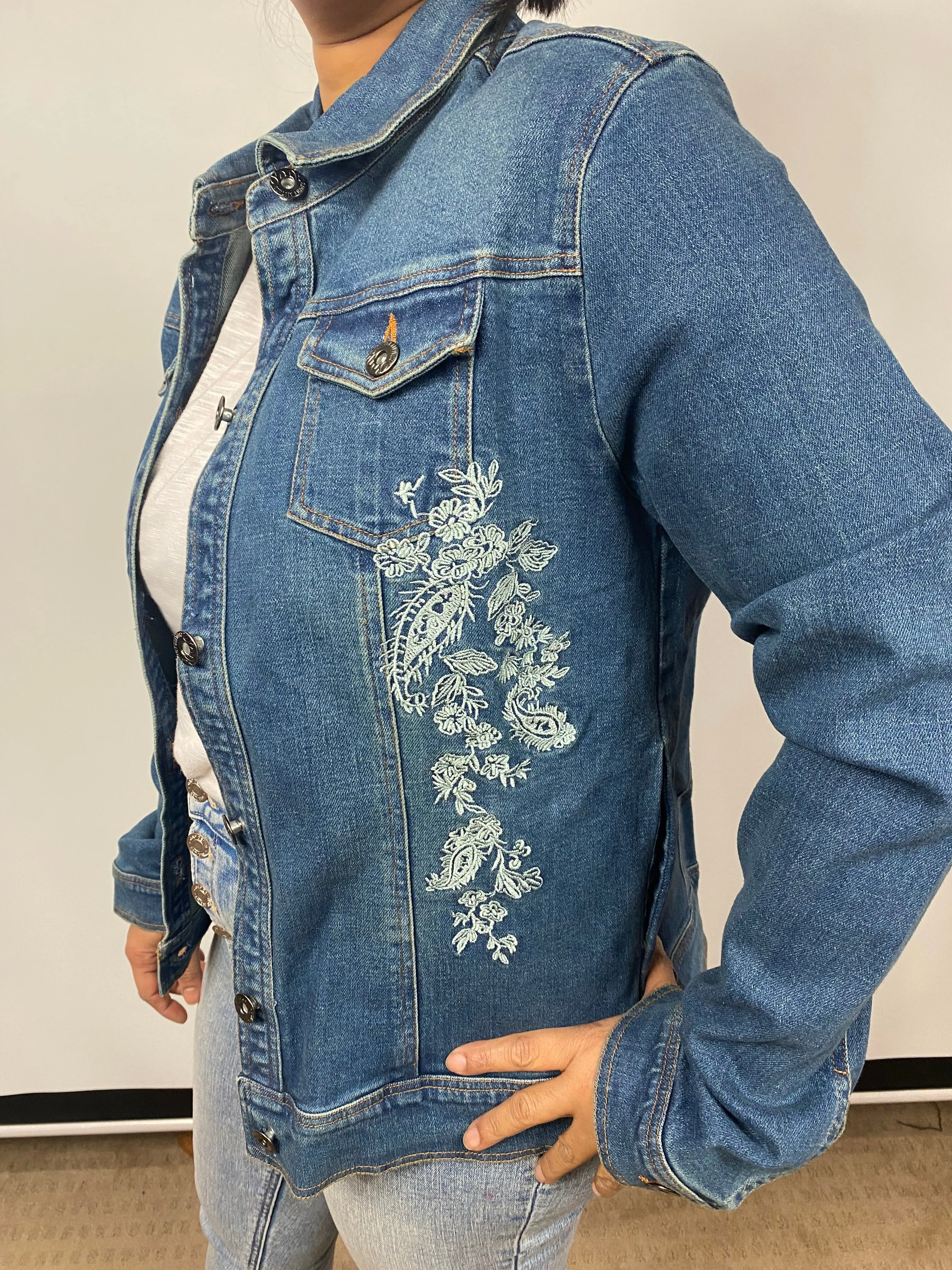 Casually Cool Denim Jacket (CS19318)